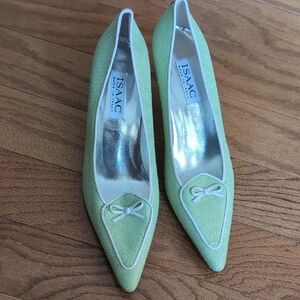 Isaac Mizrahi Light Green Heels with Bow Accent
